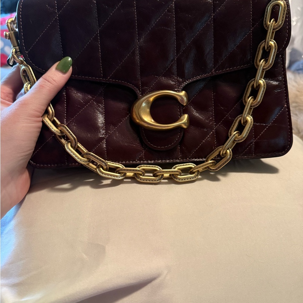 Coach Tabby Quilted Leather Shoulder Bag in Black Currant with Gold Chain - Picture 2 of 8